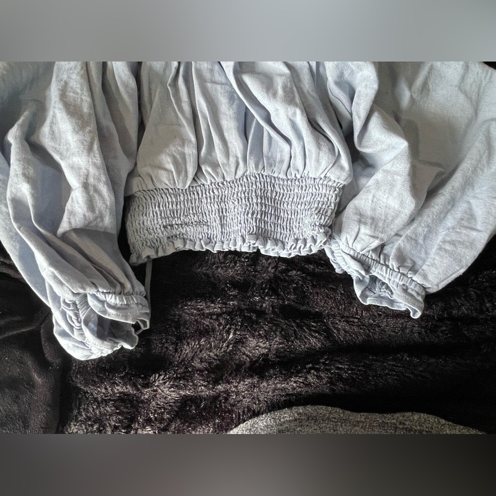 Women's Blue Puff Sleeve Top. Size Small - Picture 3 of 4